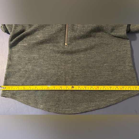 Women's Green Size Medium V Neck Zip Front Long Sleeve Tunic Top SKU 7 - Picture 6 of 9